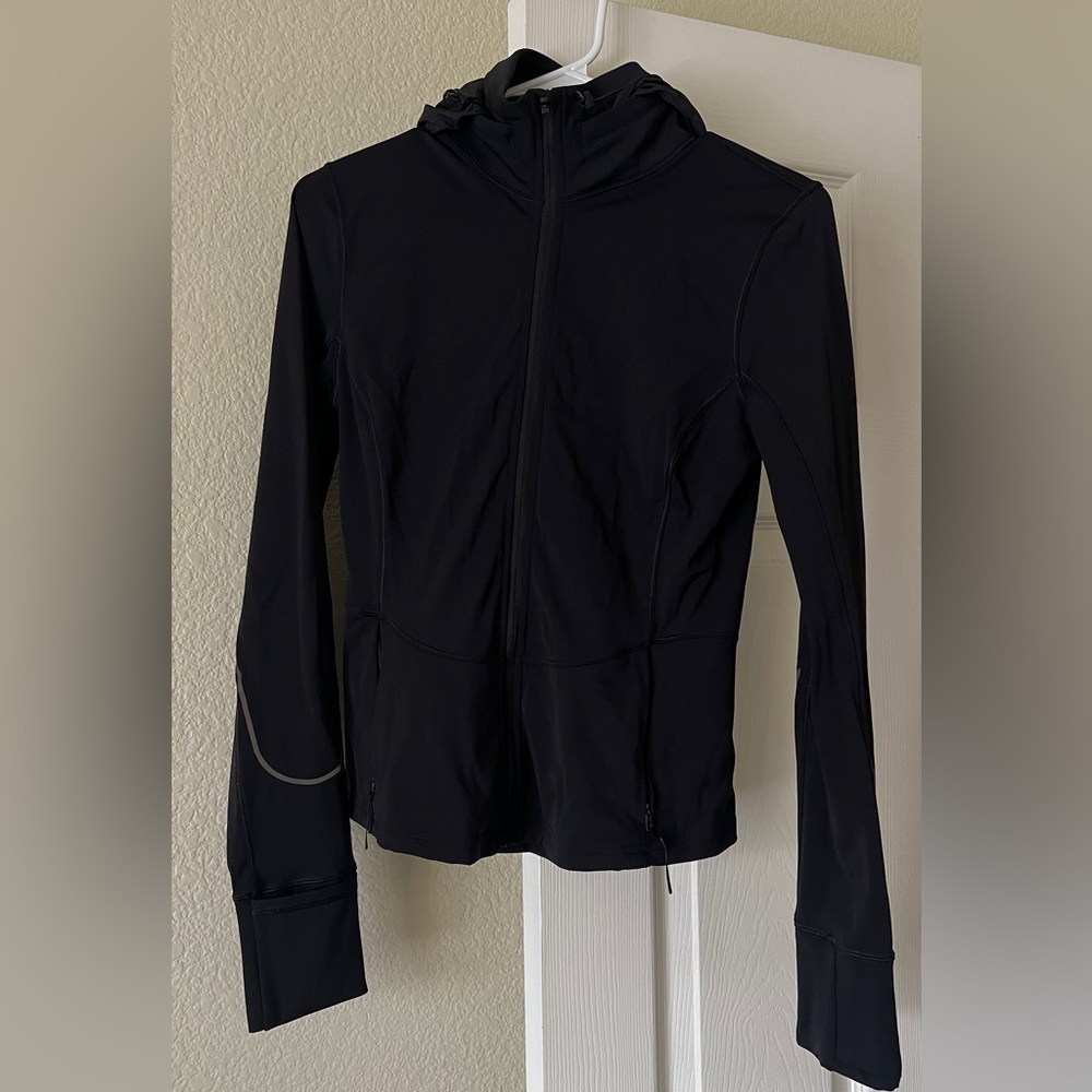 Lululemon running jacket w/reflective stripes and hood that zips into collar